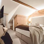 & Madlochblick Hotel