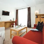Hotel & Madlochblick