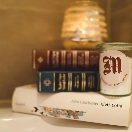 Hotel & Madlochblick