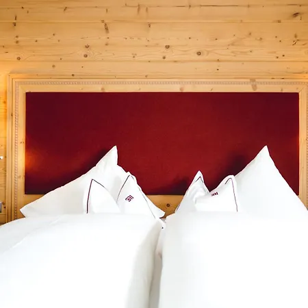 Hotel & Madlochblick Lech am Arlberg