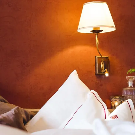 Hotel & Madlochblick