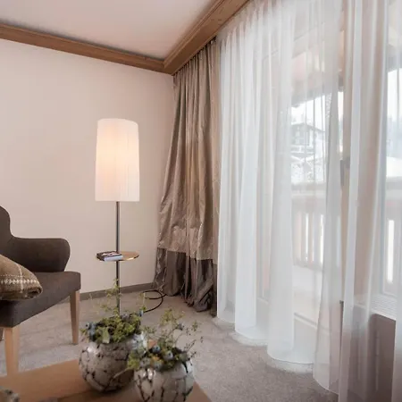 Hotel & Madlochblick